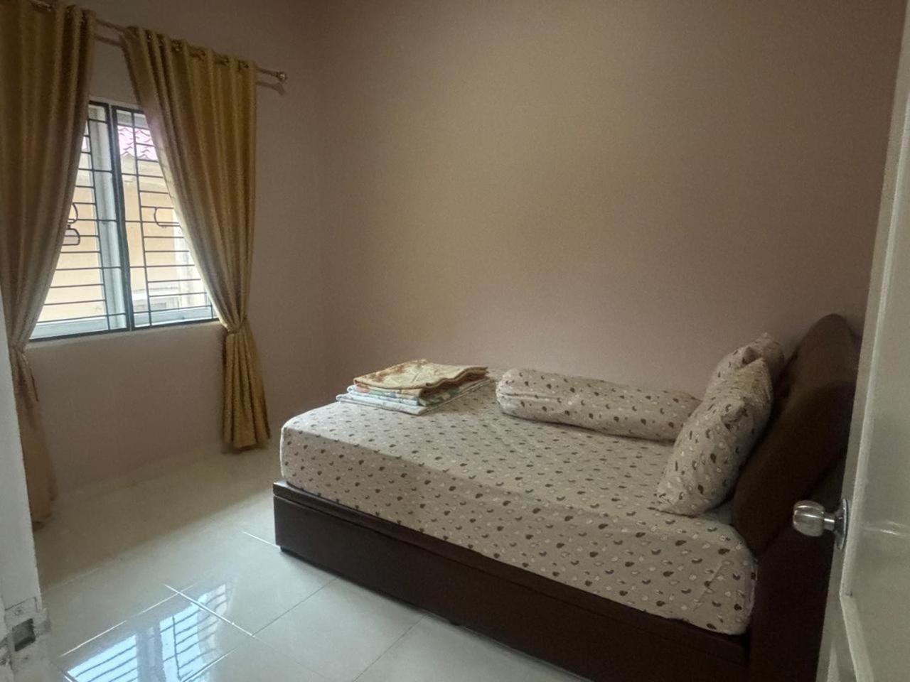 Villa Brastagi Resort Jalan Mimpin Tua Blok C No. 41 Berastagi Extérieur photo